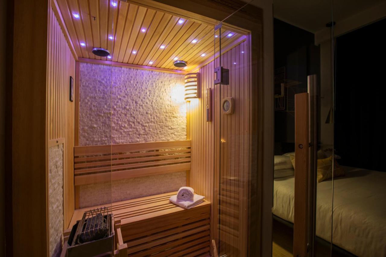 Romac Trinity - 3bdr With Sauna & Jacuzzi In Campo De Fiori Apartment *